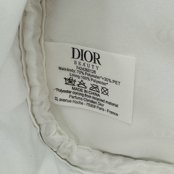 Christian Dior HOLIDAY 2025 GOLD Pouch/Clutch Limited Edition, Boxed and chain